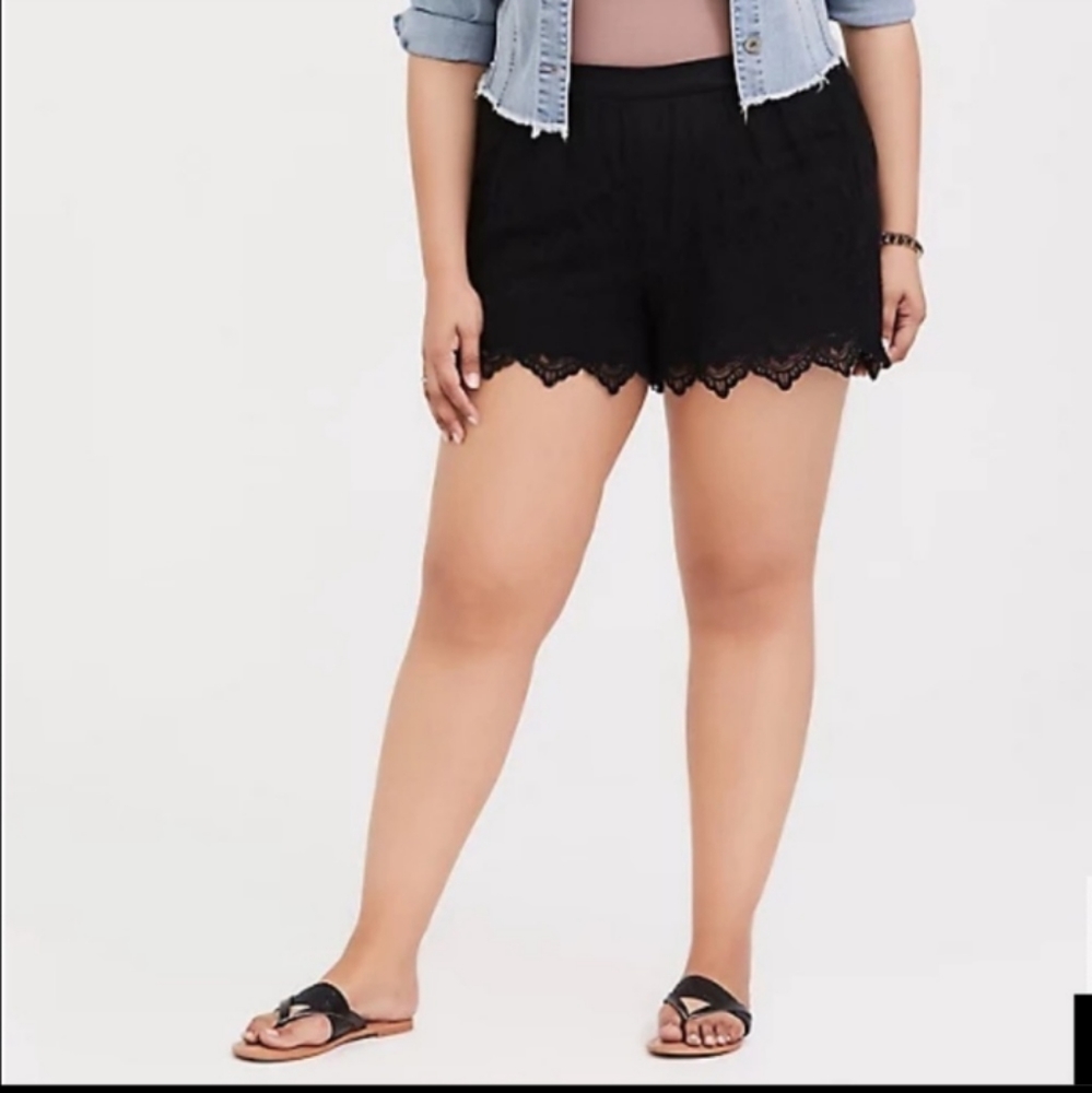 Torrid black shorts 2X floral lace full lined elastic waist high waisted